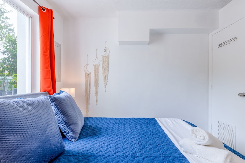 Urban Elegance King Bed Free Parking