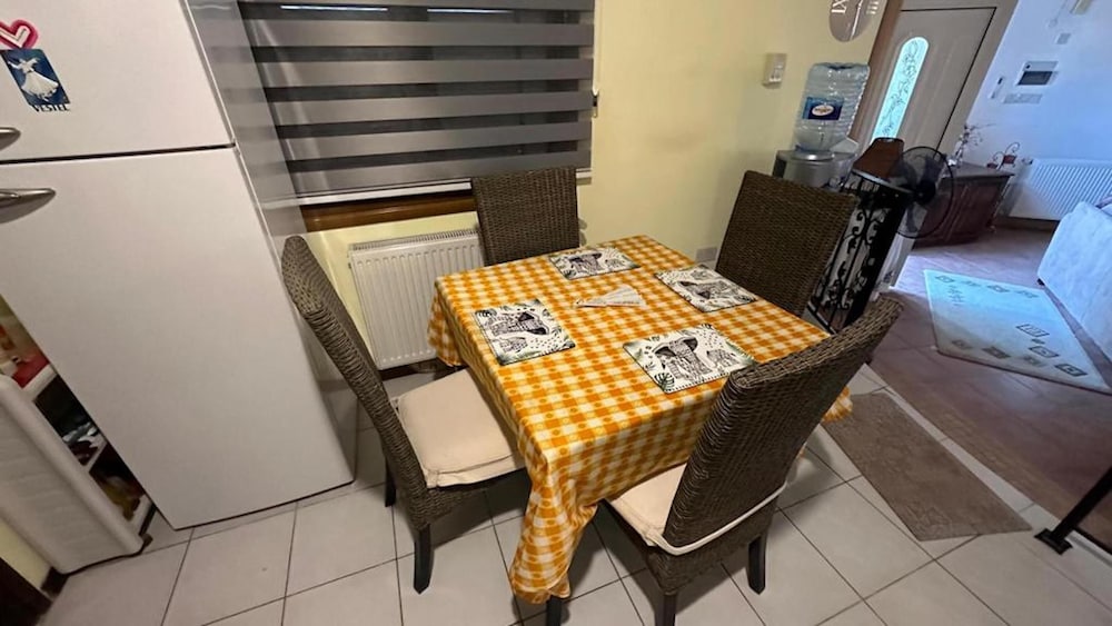 Villa - Private Pool, Free Parking & pet Friendly