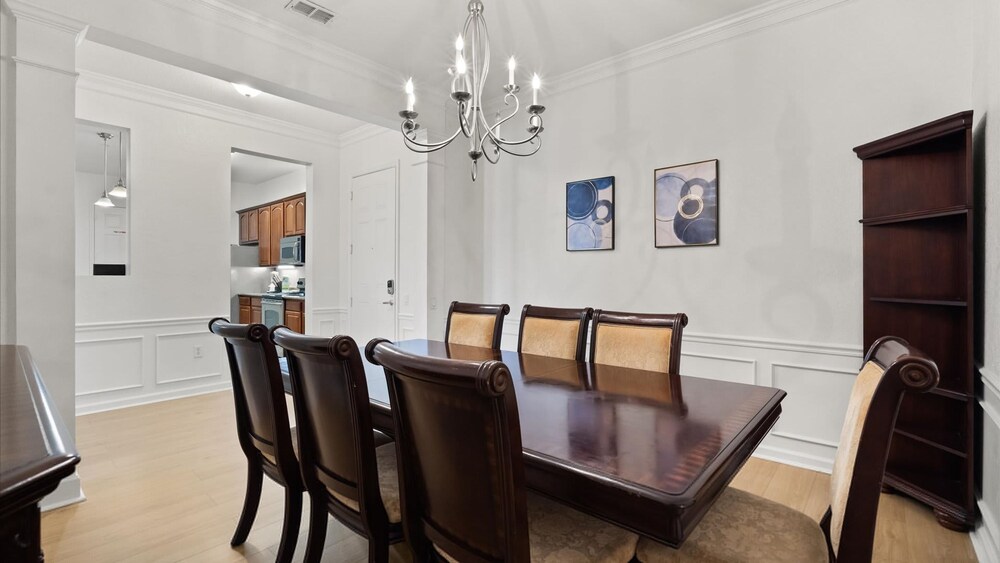 Upstay Newly Renovated Condo Near Epic Universe