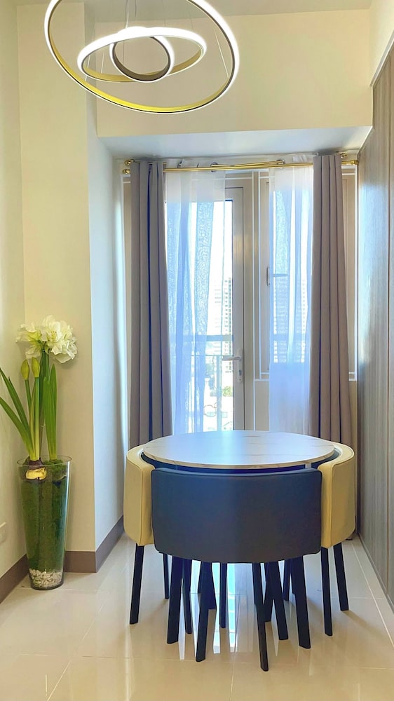 Cosy Deluxe Flat Manila Bay City Views