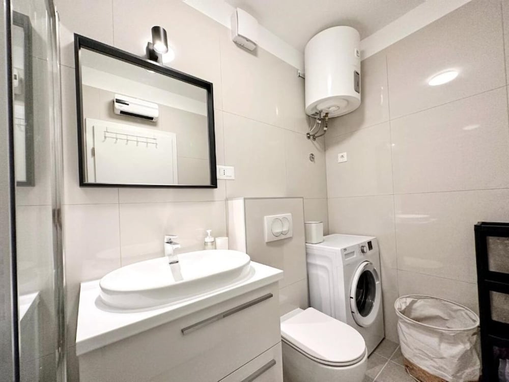 Mendula - Private Garage - A2 en Split — bathroom