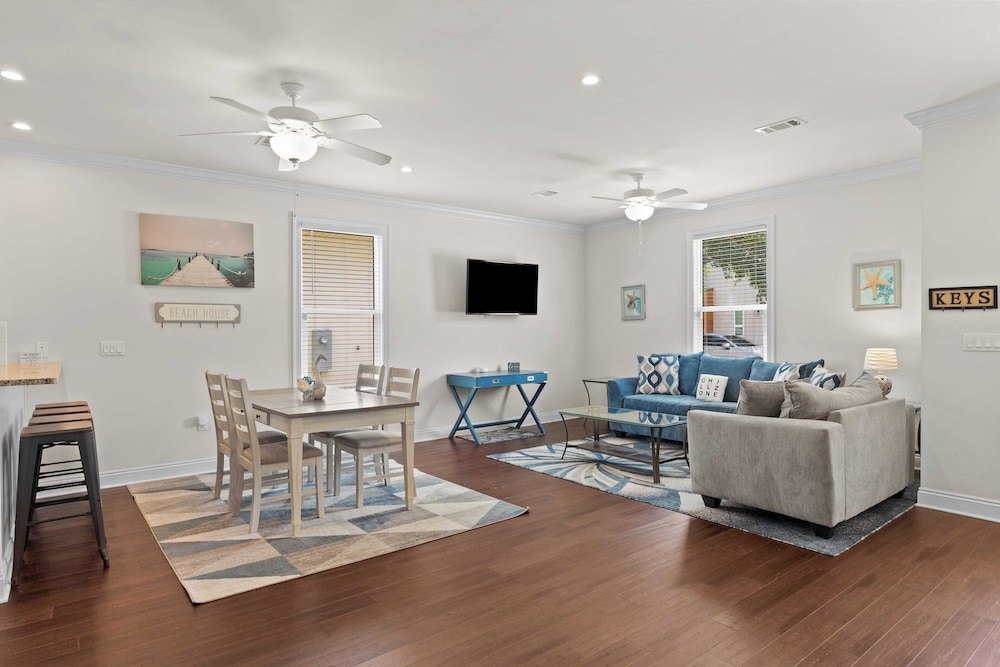 Family-friendly, Close to Beach & Game Room Windswept by Avantstay