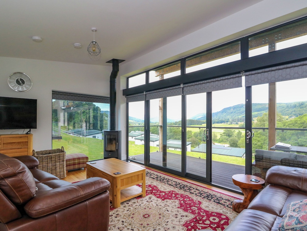 6 Strathtay Lodges