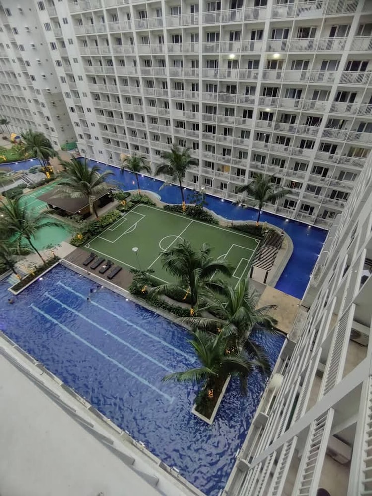 The Golden Shore Suites