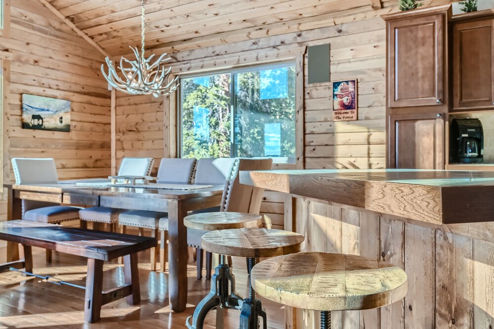 New Listing!! 4wd Cabin In The Sky 3 Bedroom Home by RedAwning view 3