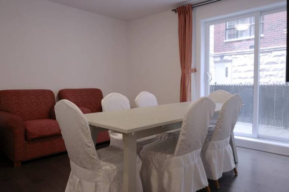 2001 Av. Beaconsfield