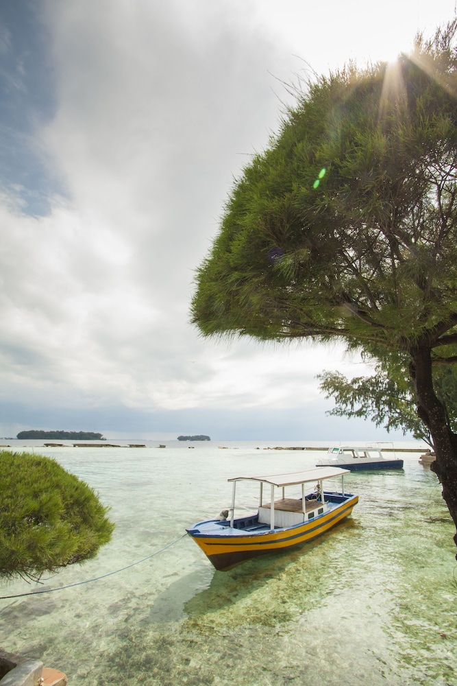 Pulau Pelangi Resort
