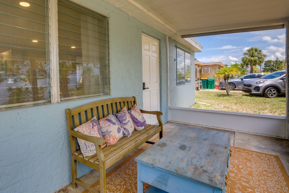 Englewood Vacation Home w/ Screened Porch! view 5