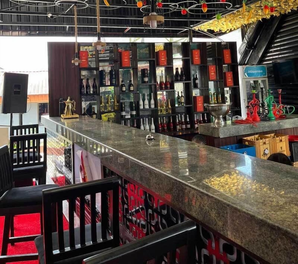 Food & Beverage