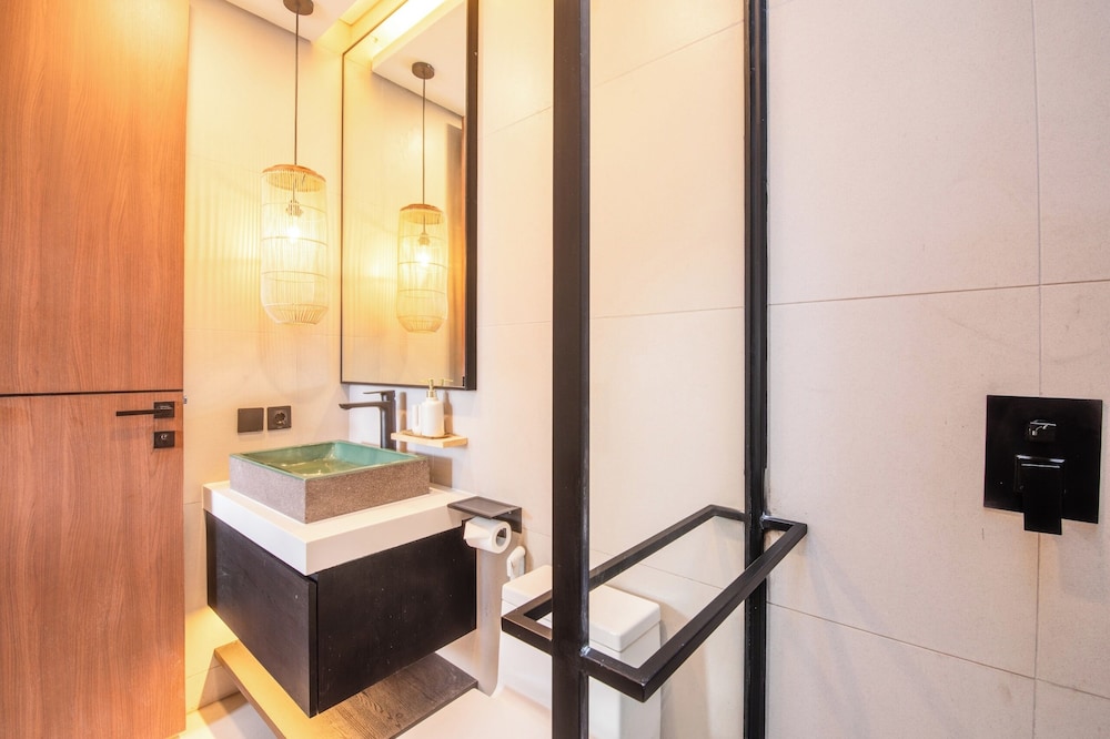 Elegant 3BR Escape Canggu AC 5min Shore