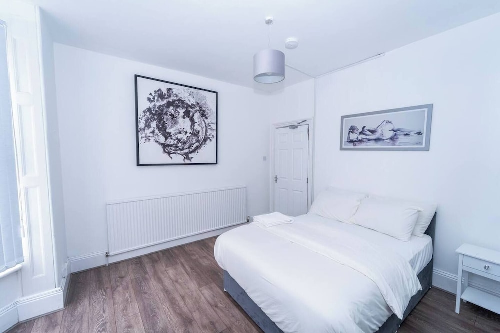 Charming Victorian Home in Heart of Leicester