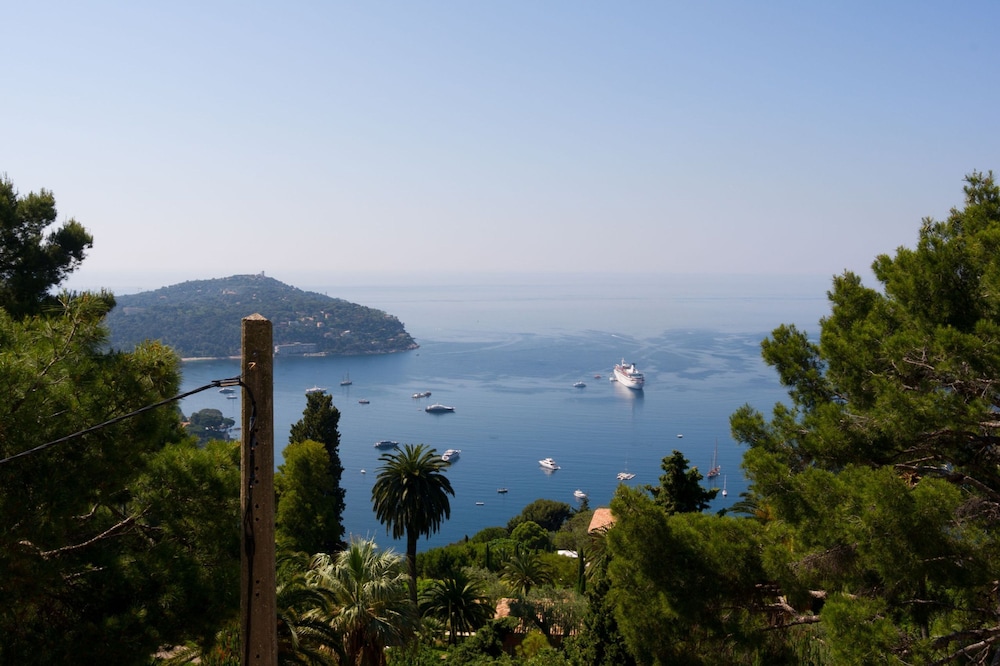 Mattoni in Menton With 1 Bedrooms and 1 Bathrooms