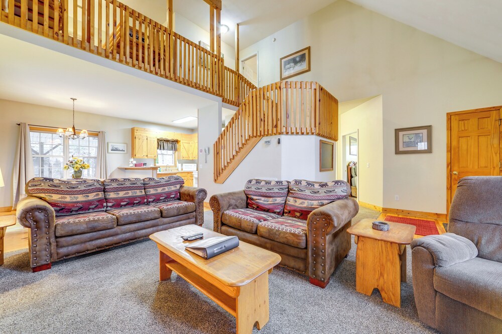 Play & Unwind! Home w/ Hot Tub in Maggie Valley