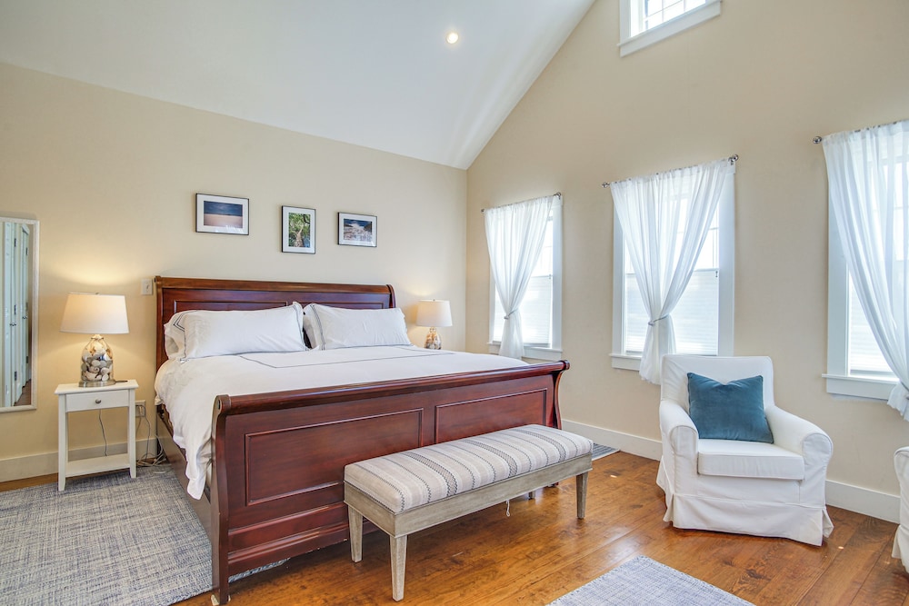 Stunning Ocean View! Beachfront Nantucket Retreat