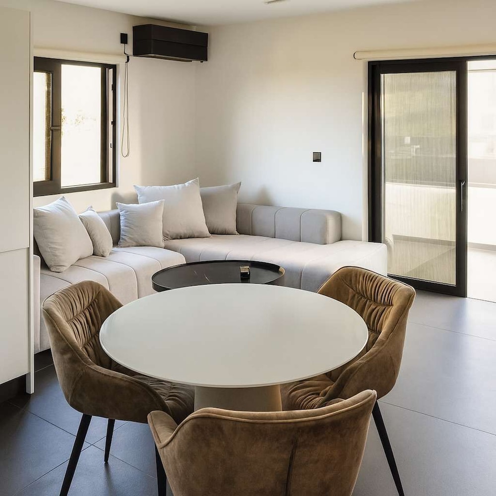 White and Black Cozy Suite in Aegina