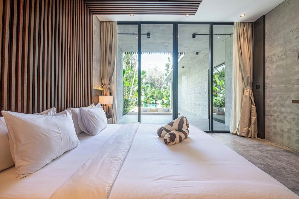 Modern 4 BR Villa Heart of Canggu 8mins to Beach
