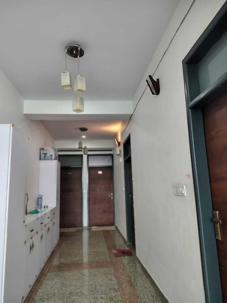 Baba Sundaram Hotel & Restaurant
