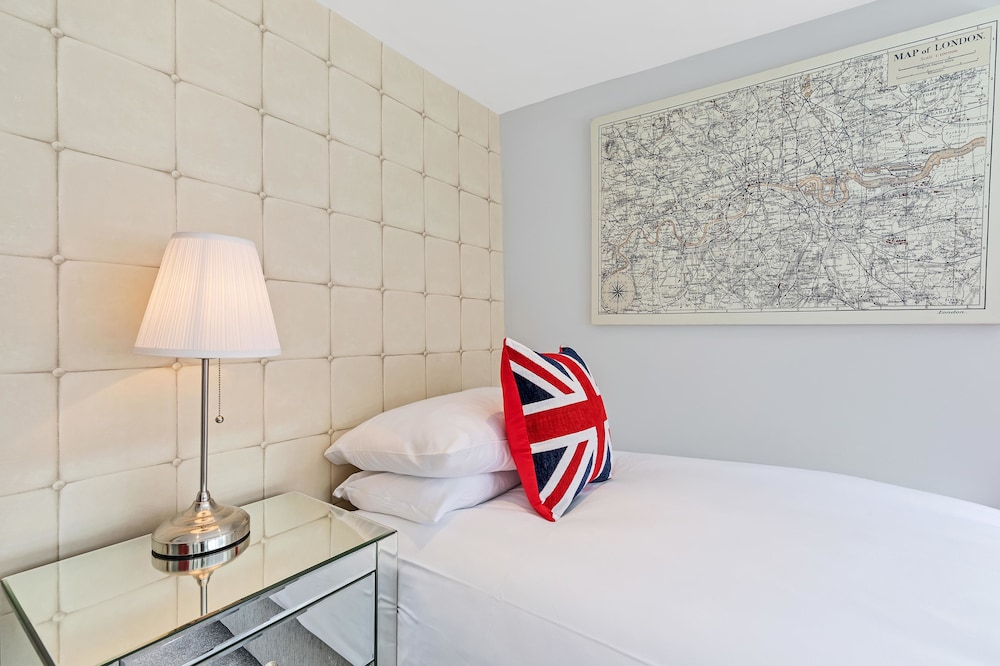Central Pier Place | By My Getaways