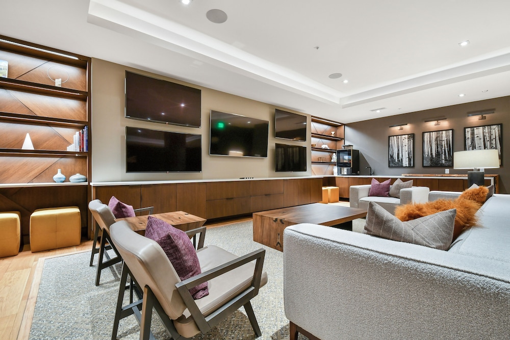 Ski-in out Dream Location With Unparalleled Access Views Amenities Pool Hot Tubs Fitness Center