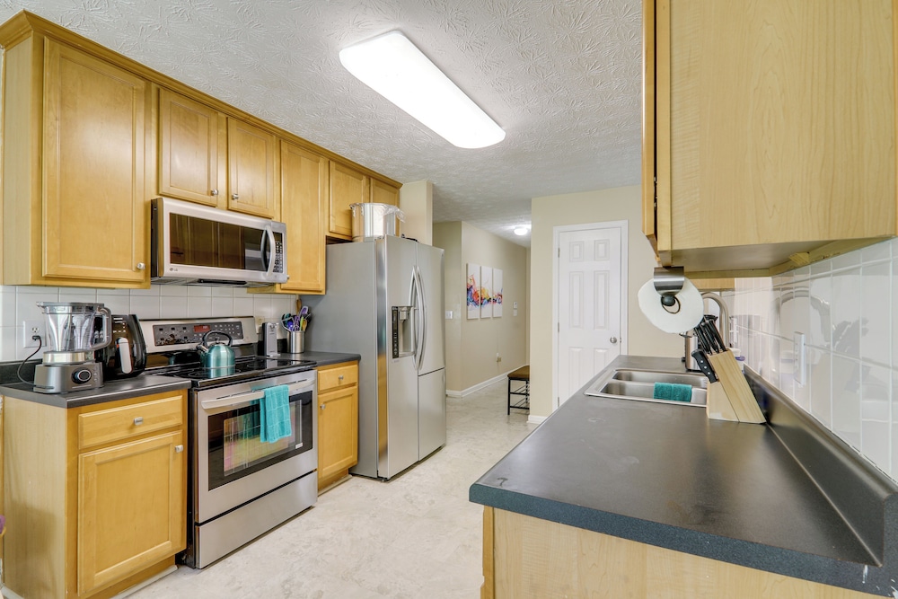 Shop, Fish & Explore: Suburban Home in Loganville!