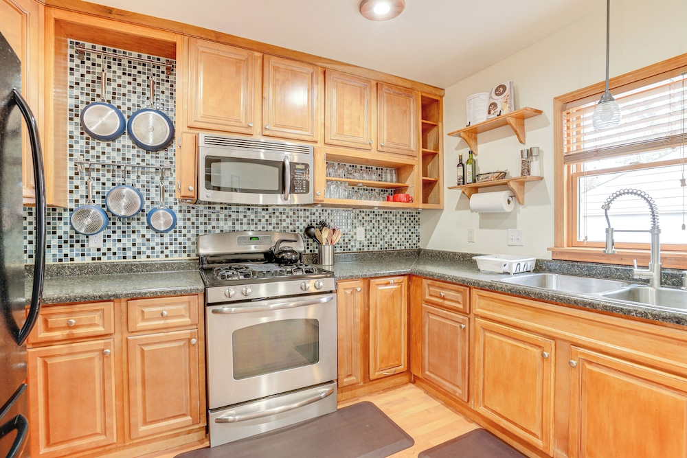 6 Mi to Dtwn: St Paul Home w/ Patio