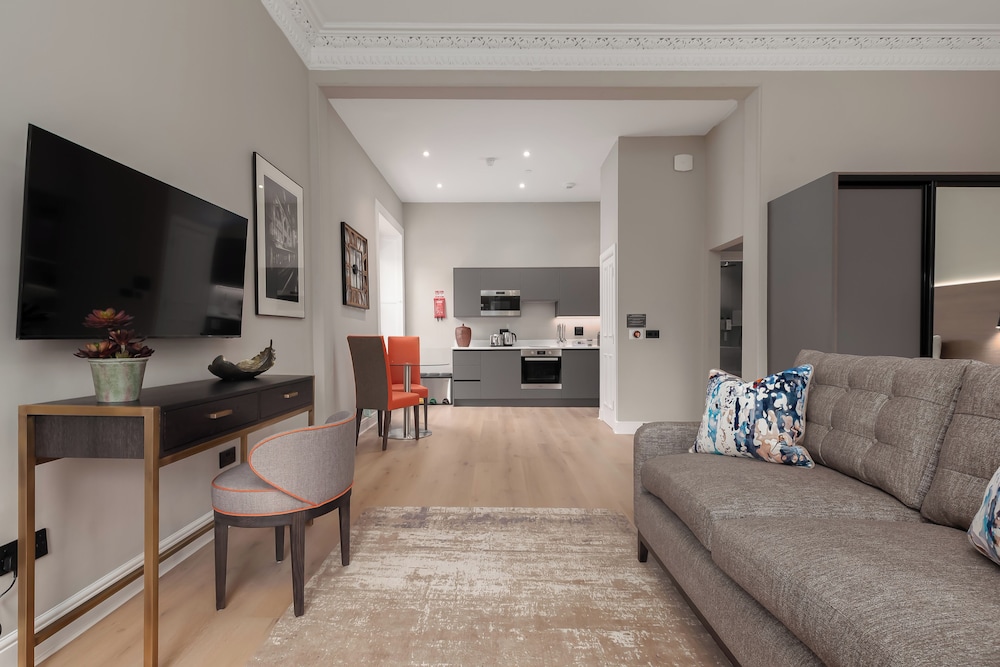 Destiny Scotland George IV Apartments