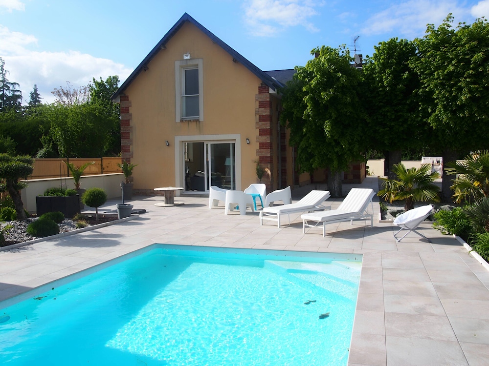Relaxed Luxury in the Sarthe Countryside