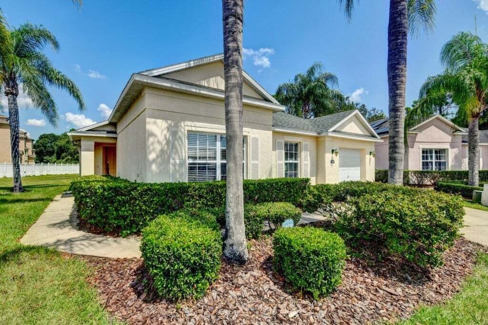 Reserve Retreat - Gated 4br With Pool Near Disney 4 Bedroom Villa