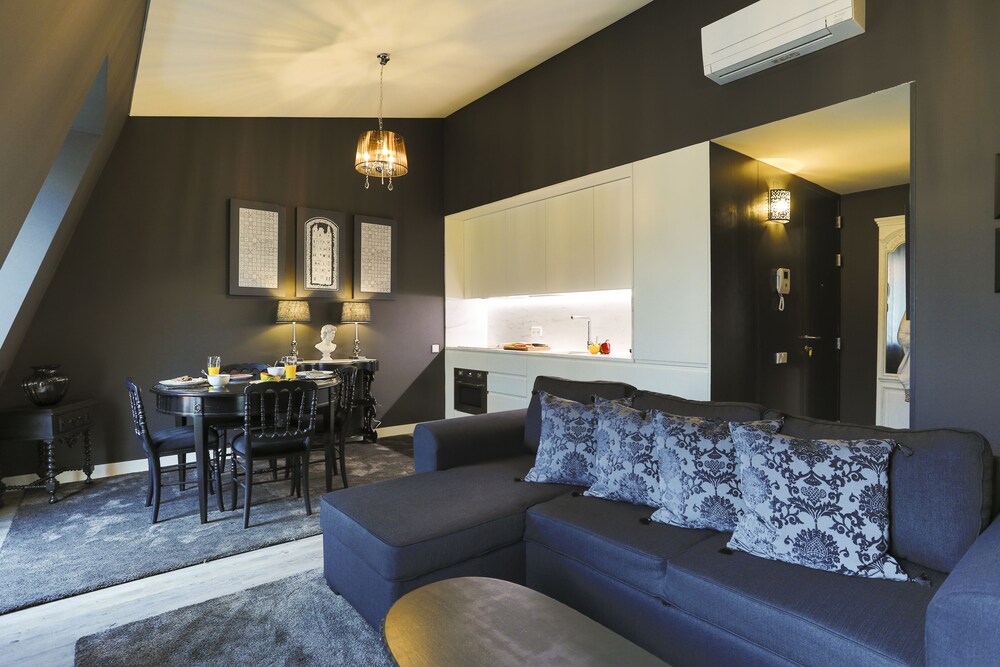 Bairro Alto Apartments by linc