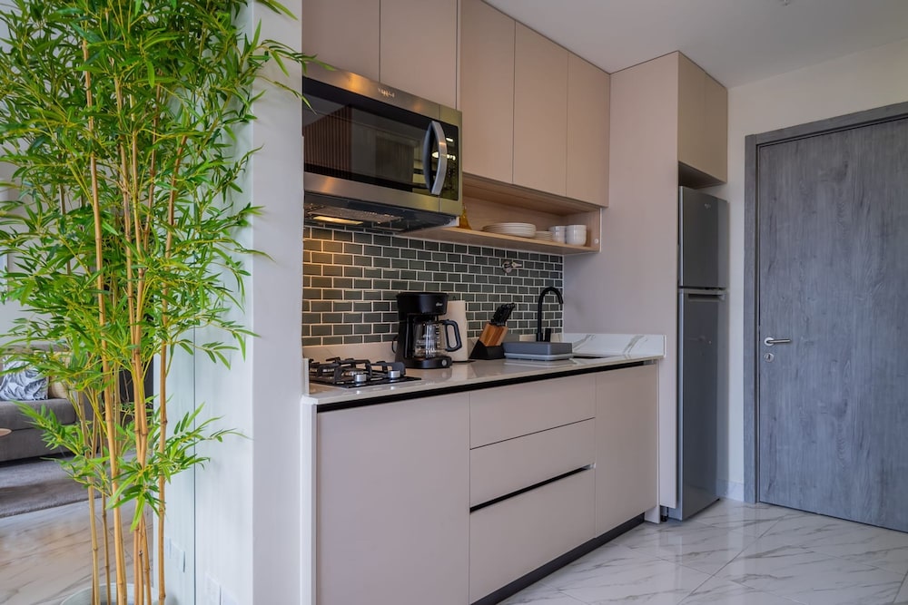 w Majestic 1BR w Beautiful View in Calle 50