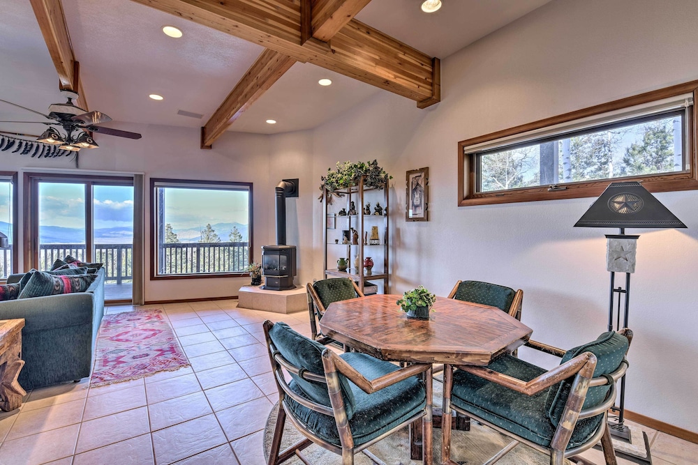 Falcon Rest: A Deluxe Angel Fire Mountain Retreat!