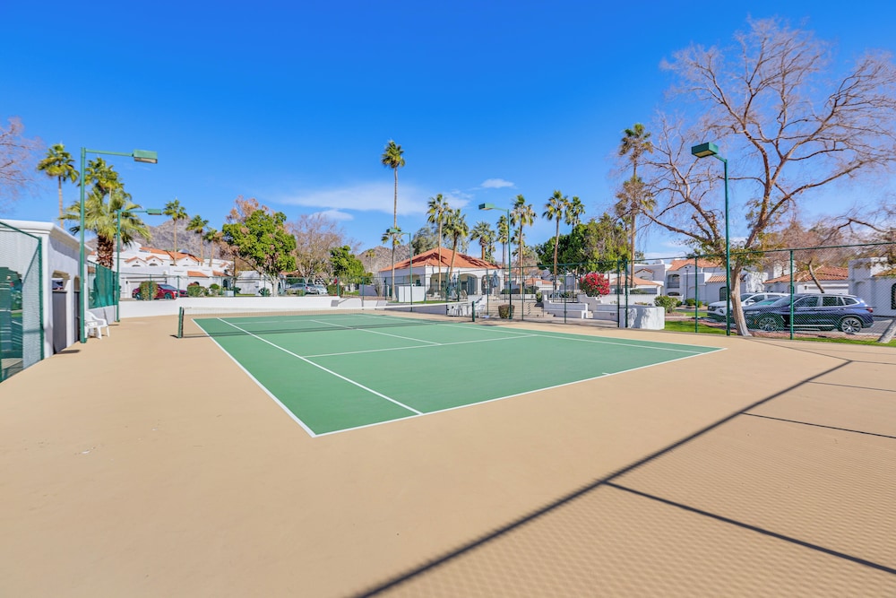 Relax by Pool & Play Tennis: Biltmore Retreat!