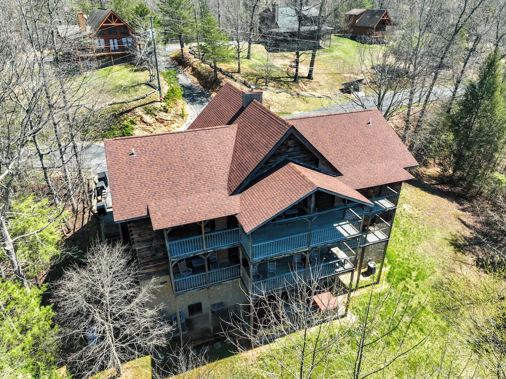 Country Pines Lodge