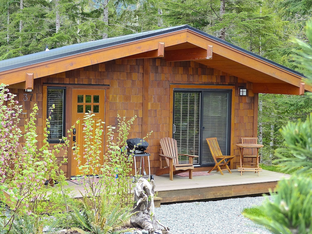 Handsome Dan's Port Renfrew