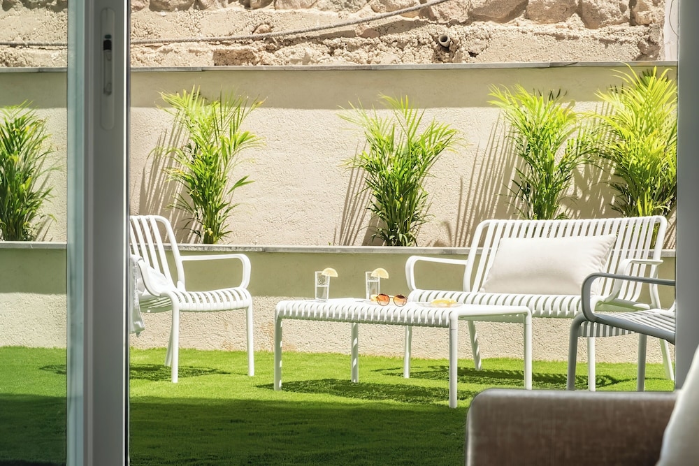 Red Canyon Garden Stay by Sea N' Rent