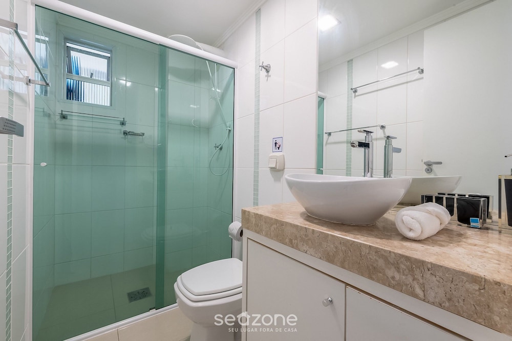 Cozy 3BR apt W/balcony sea View Cet1702