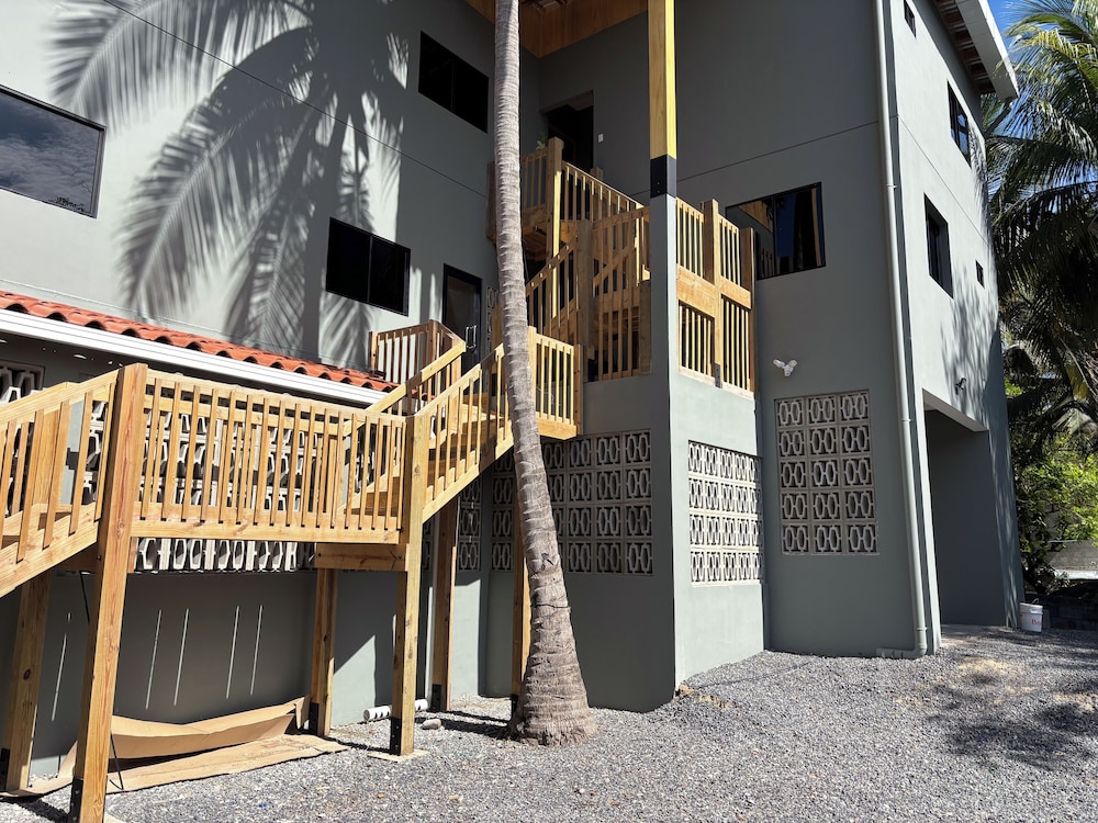 Lora Loca Inn