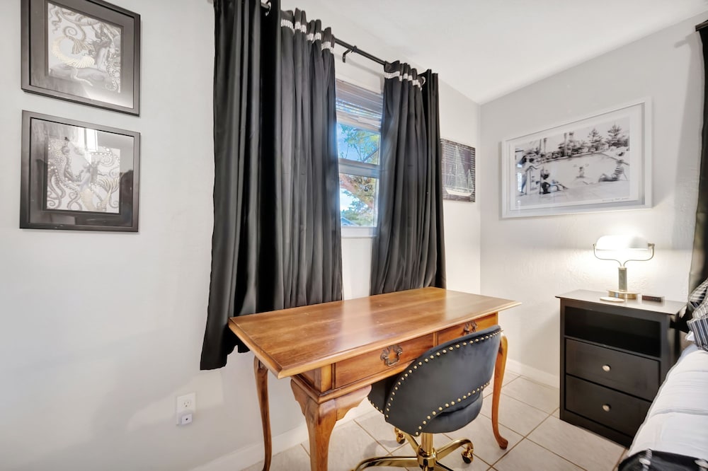 Family Home 10 Mins to Beach Pets Welcome