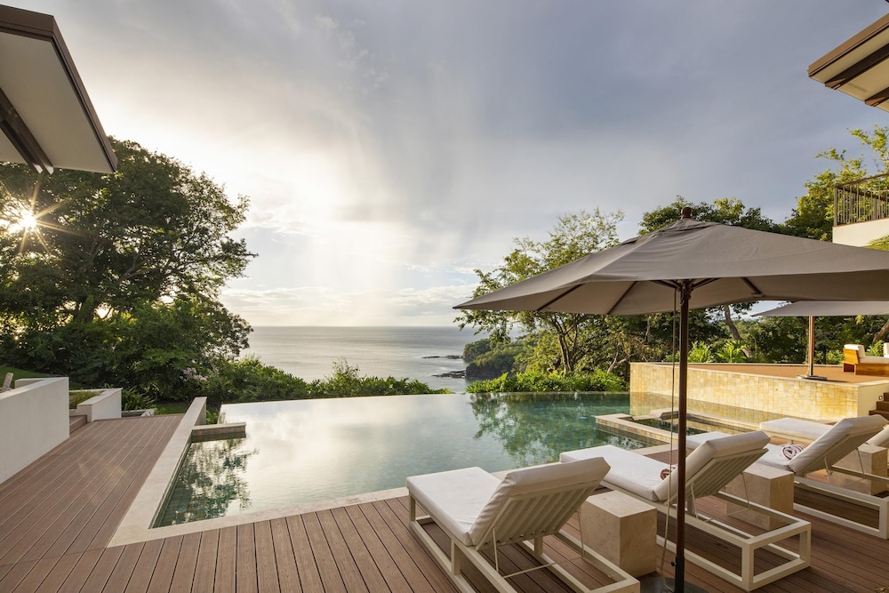Villa Belvedere Pacific Sunsets 2 Private Pools