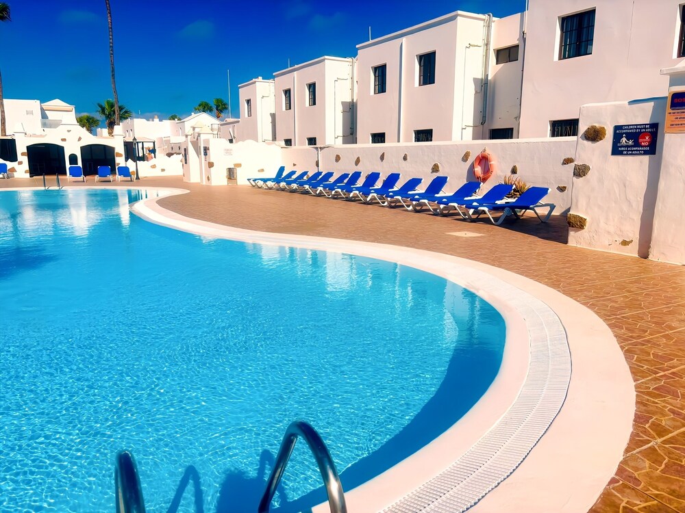 Apartment Bellissima With Pool and Wi-fi, 200m From the sea in Puerto del Carmen