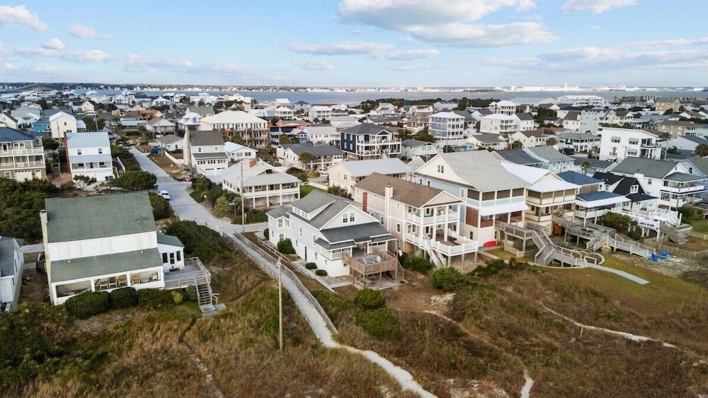Sunset Shores 5 Bedroom Home