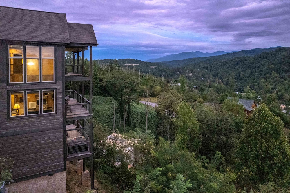 Stunning 4bedroom With Sky Views