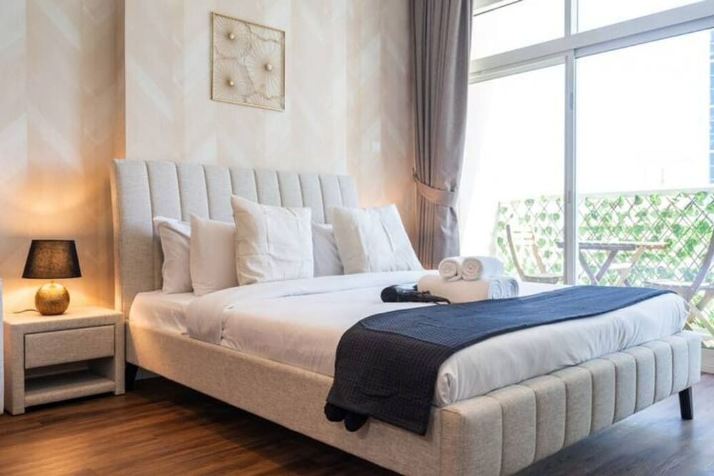 Calm Studio Apartment Right by the Golf Courses in Sports City