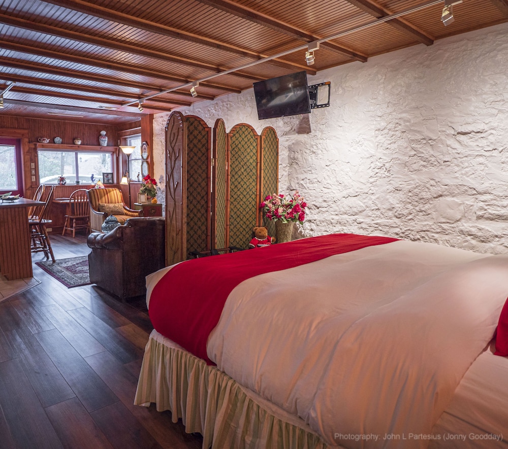 Cliff Cottage Inn - Victorian B&B and Boutique Hotel