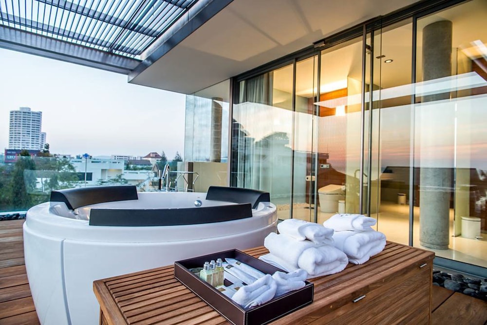 Sunsky Villa Huahin