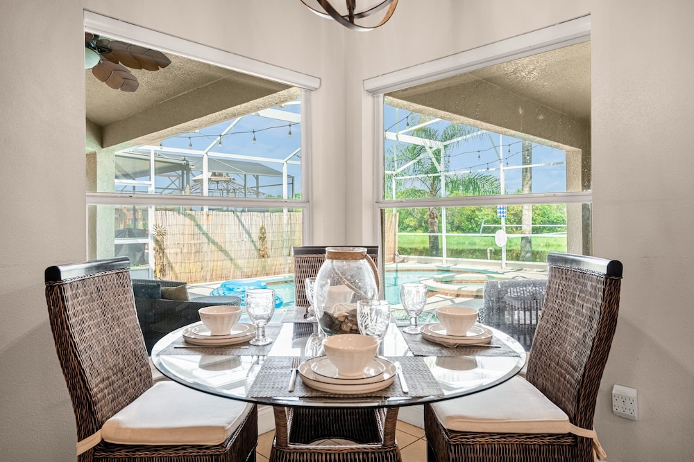 Upstay - Waterside Home With Pool and Hot Tub