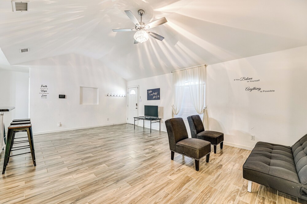 Convenient, Spacious & Peaceful: Home in Edinburg!