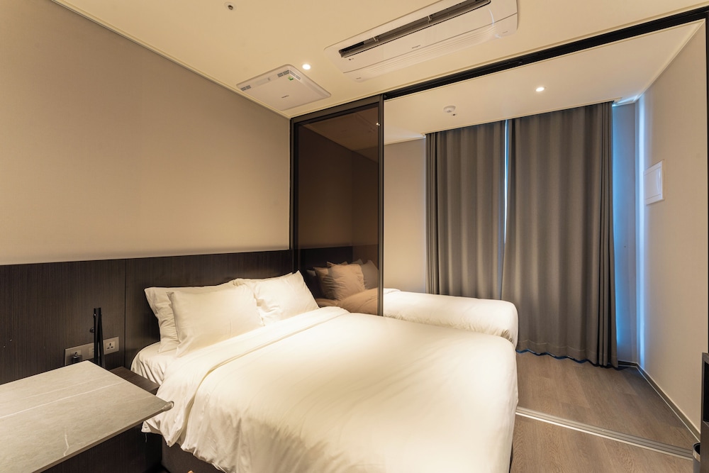 HOMES Stay MyeongDong 35