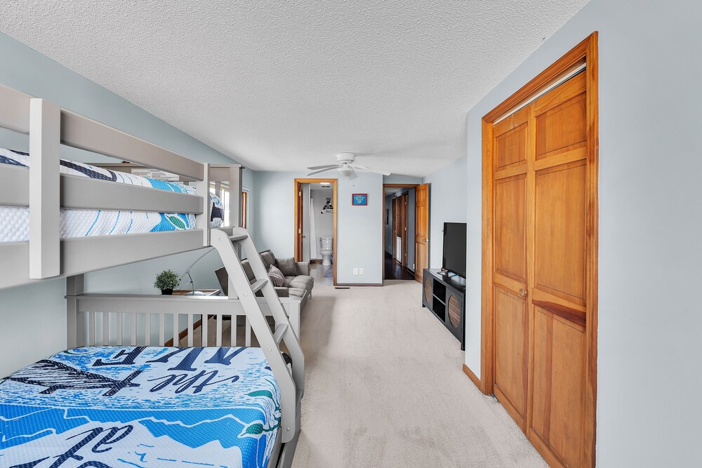 Spacious Hidden Paradise At Lake Norman 4 Bedroom Home