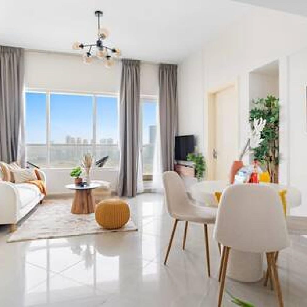 Silkhaus Modern Pad With Pool Gym Near Reem Park